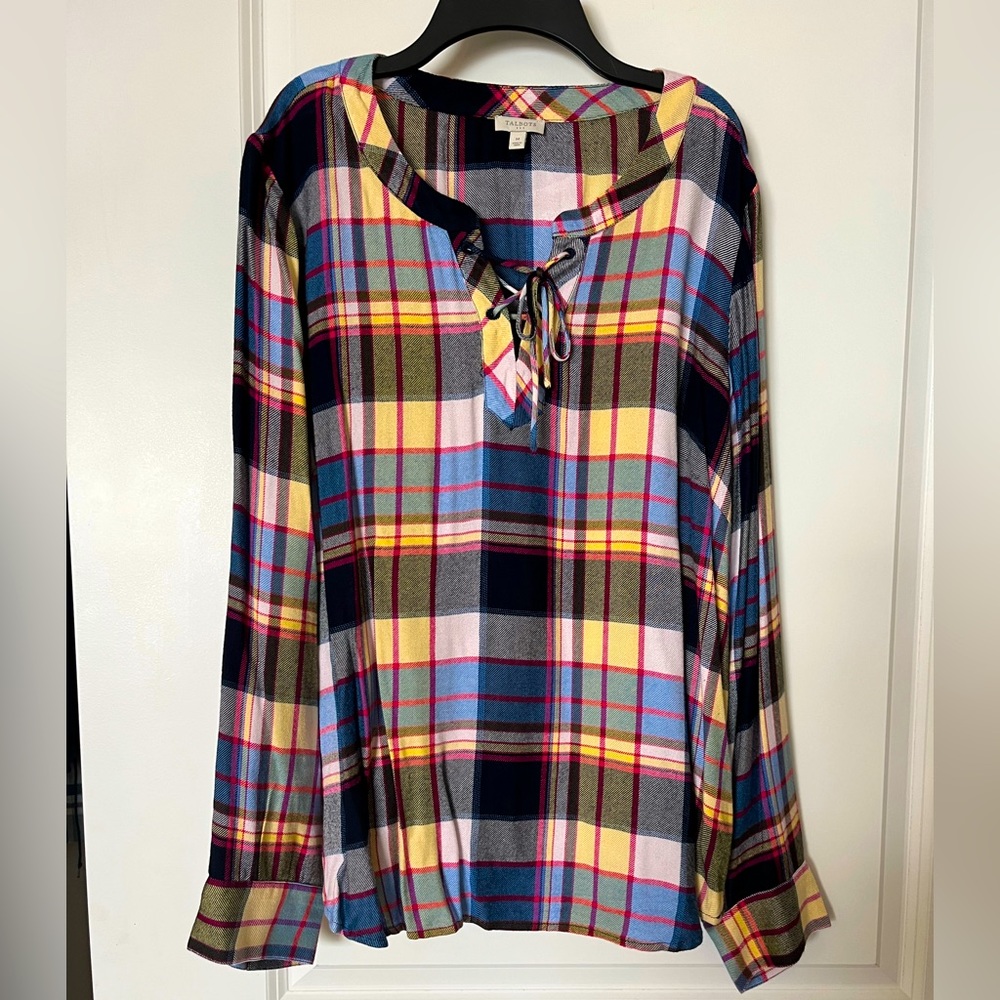 Women’s Plaid Tunic-style Top, Long sleeved. Size M